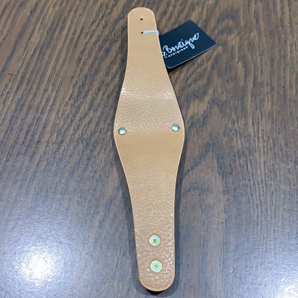 Hammered Metal Vegan Light Brown Leather Bracelet - Picture 4 of 5